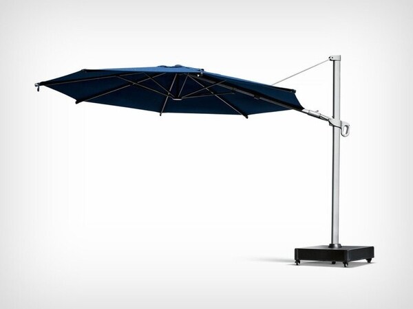Outdoor Cantilevered Umbrellas