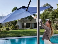 Outdoor Cantilevered Umbrellas Image 2