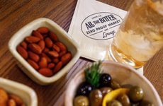 Non-Alcoholic Tasting Lounges