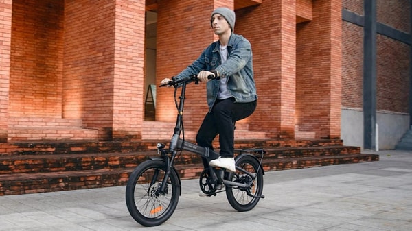 Diminutive Dual-Speed Electric Bikes
