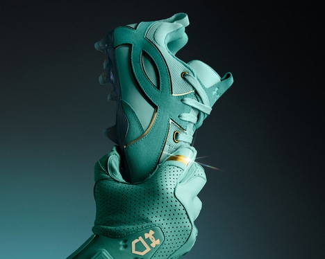 Striking Baseball Capsules