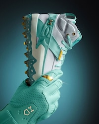 Striking Baseball Capsules Image 2