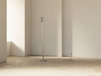 Sleek Minimal Vertical Lamps Image 2