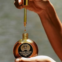 Protective Face Oils Image 1