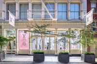 Luxury Menswear Apparel Pop-Ups Image 4