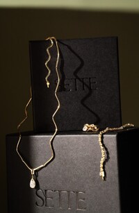 Feminine Tennis Bracelets Image 3
