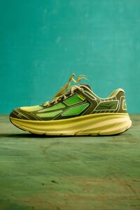 Bold Futuristic Running Shoes Image 4