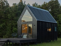 Minimalist Stealthy Luxe Retreats