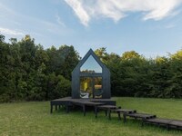 Minimalist Stealthy Luxe Retreats Image 2