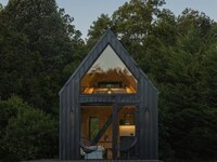Minimalist Stealthy Luxe Retreats Image 3