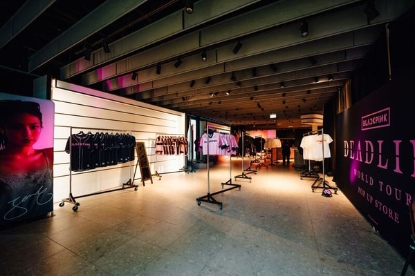 BLACKPINK - BLACKPINK POPUP STORE フォトフレーム ② BLACKPINKのポップアップストア出店 アートディレクションは