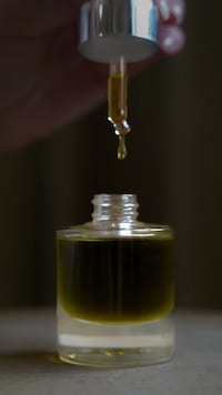 Targeted Acid-Powered Face Oils Image 3