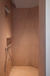 Bathroom-Centric Dubai Apartments Image 2
