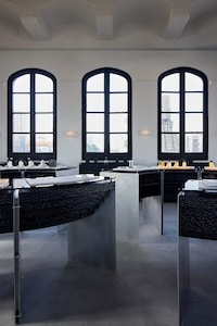 Perfume Caf&eacute; Experiences Image 1