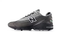 Reinvented Retro Running Shoes Image 2