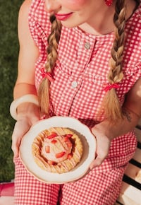 Strawberry-Centric Summer Menus Image 2