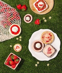 Strawberry-Centric Summer Menus Image 3