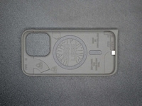 Backwards-Compatible Smartphone Cases Image 3