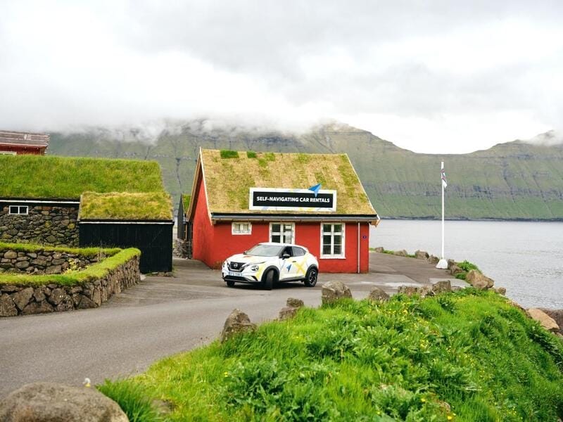Self-Navigating Car Rental Programs Article Thubnail