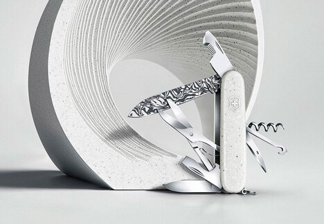 Minimalist Multipurpose Pocket Knives