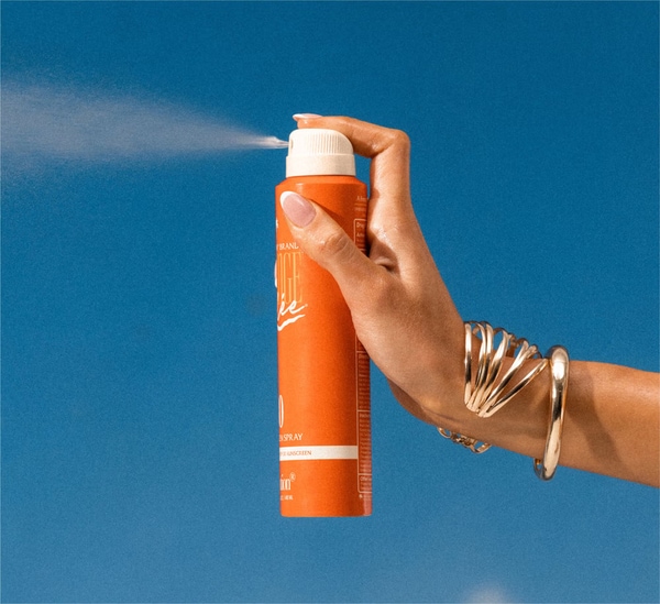 80s-Inspired SPF Spray Oils