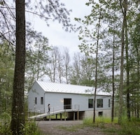 Hilltop Modern Retreats