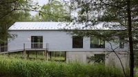 Hilltop Modern Retreats Image 4