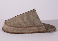 Dust-Based Soft Slippers Image 2