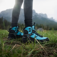 High-Performance Sleek Hiking Boots Image 3