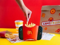 Game-Ready Fry Holders Image 2