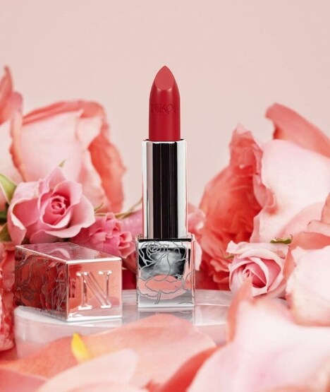 Vibrant Fuchsia Lipstick Shades