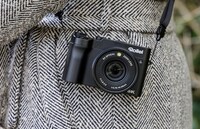 Selfie-Friendly Dual-Lens Cameras Image 4