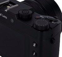 Selfie-Friendly Dual-Lens Cameras Image 6