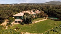 Cliffside Minimalist Retreats Image 3