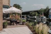 Industrial Canal Restaurants Image 3