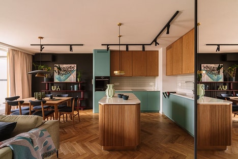 Retro-Rich Krak&oacute;w Apartment