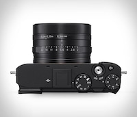 Professional Micro-Sized Camera Models Image 5