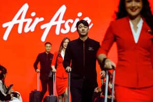 Dynamic Airline Uniform Designs Article Thubnail
