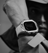 Sculptural Metallic Smartwatch Cases Image 6