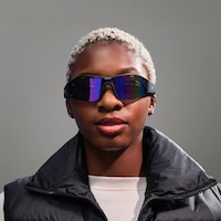 Sport-Friendly Smart Sunglasses Image 3