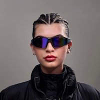 Sport-Friendly Smart Sunglasses Image 6