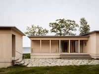 Coastal Summer Calm Homes Image 4
