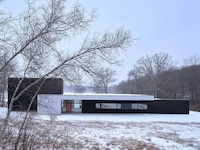 Organic Lake Retreats Image 3