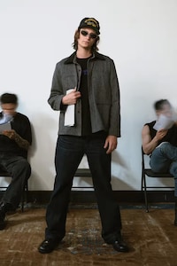 Identity-Exploring Clothing Image 3