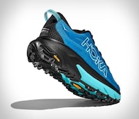 Ultra-Long Run Sneaker Styles Image 2