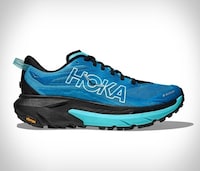 Ultra-Long Run Sneaker Styles Image 4