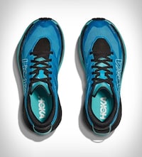 Ultra-Long Run Sneaker Styles Image 5