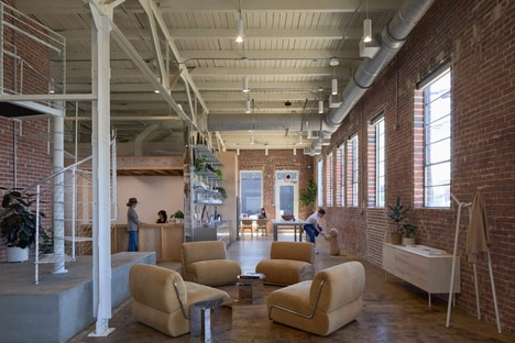 Adaptive Reuse Landmarks
