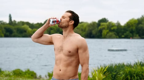 Swimming-Themed Soda Campaigns
