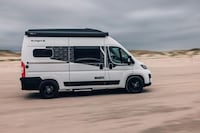 Pop-Up Multi-Room Camper Vans Image 3